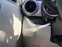 Hyundai i10 1.0 Premium / Luxe licht interieur / Navigatie / Apple & Android Carplay / Achteruitrijcamera / Parkeersensoren achter / Elektrische ramen voor & achter /