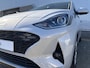 Hyundai i10 1.0 Premium / Luxe licht interieur / Navigatie / Apple & Android Carplay / Achteruitrijcamera / Parkeersensoren achter / Elektrische ramen voor & achter /