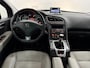 Peugeot 5008 1.6 THP Blue Lease Executive 7p. Panoramadak, Leder, Navi, Parkeersensoren, Head-up display, Clima, Lichtmetalen velgen