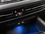 Volkswagen Golf 1.0 TSI Sportline (APPLE CARPLAY, GROOT NAVI, SFEERVERLICHTING, KEYLESS, GETINT GLAS, SPORTSTOELEN, PARKEERSENSOREN, LM VELGEN, ADAPTIVE CRUISE, NIEUWSTAAT)