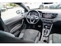 Volkswagen Taigo 1.0 TSI R-Line Business | Panorama | Stoelverwarming | Camera | Lane Assist | Digital dashboard