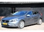 Volvo V40 2.0 T2 Kinetic Camera/Parkeersensor v,a/Navigatie/Trekhaak