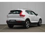 Volvo XC40 B4 Plus Dark | Trekhaak | Verwarmbare voorstoelen en stuurwiel | Premium audio by Harman Kardon | Adaptieve cruise control | Verwarmbare voorruit | Keyless | Adaptive cruise control & Pilot Assist |