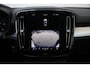 Volvo XC40 B4 Plus Dark | Trekhaak | Verwarmbare voorstoelen en stuurwiel | Premium audio by Harman Kardon | Adaptieve cruise control | Verwarmbare voorruit | Keyless | Adaptive cruise control & Pilot Assist |