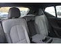 Volvo XC40 B4 Plus Dark | Trekhaak | Verwarmbare voorstoelen en stuurwiel | Premium audio by Harman Kardon | Adaptieve cruise control | Verwarmbare voorruit | Keyless | Adaptive cruise control & Pilot Assist |