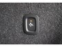Volvo XC40 B4 Plus Dark | Trekhaak | Verwarmbare voorstoelen en stuurwiel | Premium audio by Harman Kardon | Adaptieve cruise control | Verwarmbare voorruit | Keyless | Adaptive cruise control & Pilot Assist |
