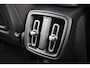Volvo XC40 B4 Plus Dark | Trekhaak | Verwarmbare voorstoelen en stuurwiel | Premium audio by Harman Kardon | Adaptieve cruise control | Verwarmbare voorruit | Keyless | Adaptive cruise control & Pilot Assist |