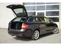 Skoda Octavia Combi 1.5 TSI 150PK! Automaat Business Edition BJ2020 Lmv 18" | Led | Pdc | Trekhaak | App-Connect | Navi | Climate control | Cruise control | RS-Sportstuur | Verwarmde voorstoelen | Extra getint glas