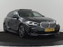 BMW 1-Serie 118i M Sport | Panoramadak | Stoelverwarming | Harman/Kardon | Camera | Live Cockpit | Carplay | Sfeerverlichting | Sportstoelen | Full LED | Navigatie | Half leder | Park Assist | Climate control