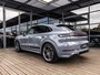 Porsche Cayenne Coupé 3.0 E-Hybrid | SPORTDESIGN | SPORTCHRONO | SPORTEINDPIJPEN | PASM LUCHTVERING | BOSE | PANORAMADAK | STOELVENTILATIE | 360 CAMERA | ADAPTIVE CRUISE CONTROL | KEYLESS ENTRY | PDLS + | ARCTIC GRAU | 21 INCH TURBO DESIGN | 18-WEG STOELEN |