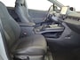 Toyota C-HR / C-HR+ First Edition 77 kWh | Stoel+stuurverwarming | Dodehoek detectie | Parkeersensoren voor+achter | Elektrische Achterklep | Climate Control | Cruise control Adaptive | Sfeerverlichting |