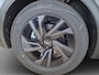 Toyota C-HR / C-HR+ First Edition 77 kWh | Stoel+stuurverwarming | Dodehoek detectie | Parkeersensoren voor+achter | Elektrische Achterklep | Climate Control | Cruise control Adaptive | Sfeerverlichting |