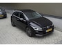 Volkswagen Golf 1.5 eTSI R-Line | Pano | Memorie stoelen | 19 inch | Sfeer |