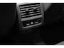 Volkswagen Golf 1.5 eTSI R-Line | Pano | Memorie stoelen | 19 inch | Sfeer |
