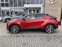 Toyota C-HR / C-HR+ 2.0 Plug-in Hybrid 220 Executive STOEL/STUURVERW APPLE/ANDROID JBL-AUDIO MEMORY BLIND-SPOT PARK-SENSOREN ELEK-ACHTERKLEP AD-CRUISE CAMERA KEYLESS DRAADLOOS-LADEN
