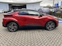 Toyota C-HR / C-HR+ 2.0 Plug-in Hybrid 220 Executive STOEL/STUURVERW APPLE/ANDROID JBL-AUDIO MEMORY BLIND-SPOT PARK-SENSOREN ELEK-ACHTERKLEP AD-CRUISE CAMERA KEYLESS DRAADLOOS-LADEN