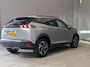 Peugeot 2008 1.2 PureTech Allure Pack Airco | AppleCarplay/ Android Auto | Camera | Cruise Control | DAB | LED | LMV 17" | PDC Achter |