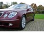 Mercedes-Benz E-klasse 500 Elegance V8 AUTOMAAT | Als nieuw en met volledige historie | Massagestoelen | Adaptieve Cruise-Control | Luchtvering | Climate Control | Schuifdak | Xenon | VOL VOL OPTIE S NIEUWSTAAT