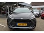 Toyota C-HR / C-HR+ 1.8 HYBRID 140 FIRST EDITION FULL-LED KOPLAMPEN 4S BANDEN STOEL-STUUR & RUITENWISSER VERW. DODEHOEK DETECTIE PARKSENSOREN V+A