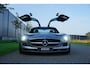 Mercedes-Benz SLS Coupé 6.3 AMG |Alubeam Silver |2.217 KM |1e eigenaar |Nieuwstaat |6,3 liter V8 |Duitse auto met historie |Achteruitrijcamera |Bang & Olufsen | VOL VOL OPTIE S | Een droom voor liefhebbers |