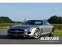 Mercedes-Benz SLS Coupé 6.3 AMG |Alubeam Silver |2.217 KM |1e eigenaar |Nieuwstaat |6,3 liter V8 |Duitse auto met historie |Achteruitrijcamera |Bang & Olufsen | VOL VOL OPTIE S | Een droom voor liefhebbers |
