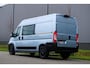 Peugeot Boxer 2.2 BlueHDi 165 L2H2 Zwaar 3.5t |2 stoelen |2 schuifdeuren |2 airbags |Metallic |Topstaat |Camera |Cruise |Navi |Clima |Carplay |Betimmering |165 pk