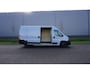 Fiat Ducato 35H 2.2 MultiJet L3H2 in Topstaat |180 pk |Automaat |Expeditie Grijs |Camera |Cruise |Navi |Nieuwe model |Trekhaak |Digitaal dashboard |Carplay |3500 KG |1e eigenaar