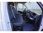 Fiat Ducato 35H 2.2 MultiJet L3H2 in Topstaat |180 pk |Automaat |Expeditie Grijs |Camera |Cruise |Navi |Nieuwe model |Trekhaak |Digitaal dashboard |Carplay |3500 KG |1e eigenaar