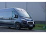 Peugeot Boxer 2.2 BlueHDi 140 L3H2 3.5t in Topstaat |2e airbag |BPM voordeel |Navi |Carplay |Climate |Cruise |Parkeersensoren |3500 KG |140 pk |Mooie camperbasis