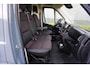 Peugeot Boxer 2.2 BlueHDi 140 L3H2 3.5t in Topstaat |2e airbag |BPM voordeel |Navi |Carplay |Climate |Cruise |Parkeersensoren |3500 KG |140 pk |Mooie camperbasis