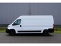 Peugeot Boxer 2.2 BlueHDi 140 L3H2 3.5t in Topstaat |BPM vrij |1e eigenaar |140 pk |3500 KG |Camera |Cruise |Navi |Carplay |Betimmering |2e airbag |Dode-hoek detectie