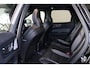 Volvo XC60 T6 Recharge AWD Ultra Black Edition - Panorama/schuifdak - IntelliSafe Assist & Surround - 360º Camera - Bowers & Wilkins audio - Adaptieve LED koplampen - Verwarmde voorstoelen, stuur & achterbank - Parkeersensoren voor & achter - Elektr. bedienb. voorstoelen met geheugen - Head up display - Draadloze tel. lader - Extra getint glas - 21' LMV