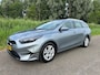 Kia Ceed Sw 1.0 T-GDi 120pk DynamicLine | Apple CarPlay / Android auto | Navigatie | Climate control | Cruise control | All season banden | NAP | Rijklaar prijs!
