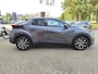 Toyota C-HR / C-HR+ Hybrid 140 DYNAMIC KEYLESS PARK-SENSOREN BLIND SPOT 18'' LM-VELGEN CAMERA NAVI AD-CRUISE CLIMA APPLE/ANDROID NL-AUTO