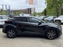 Toyota C-HR / C-HR+ 1.8 HYBRID 140 FIRST-EDITION STOEL/STUURVERW 4S-BANDEN BLIND SPOT EL-ACHTERKLEP PARK-SENSOREN CAMERA NAVI APPLE/ANDROID KEYLESS LED 18'' LM-VELGEN