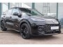 Volkswagen T-Roc R-Line First Edition | 'App-Connect' draadloze smartphone integratie | 30,5 cm display met 2D en 3D weergave | Automatische afstandsregeling (Adaptive Cruise Control)