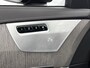 Volvo XC90 T8 Recharge Ultimate Dark | 22" | Luchtvering | Trekhaak | Geventileerd Nappa | Massage Stoelen | Bowers & Wilkins | 360 Camera | Head-Up | Panoramadak | Full LED
