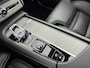 Volvo XC90 T8 Recharge Ultimate Dark | 22" | Luchtvering | Trekhaak | Geventileerd Nappa | Massage Stoelen | Bowers & Wilkins | 360 Camera | Head-Up | Panoramadak | Full LED