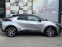 Toyota C-HR / C-HR+ 1.8 HYBRID 140 FIRST-EDITION NL-AUTO 360CAM KEYLESS LM STOEL/STUUR VERWARMING ELEK ACHTERKLEP BLIND SPOT