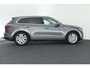 Volkswagen Touareg 3.0 TDI 230pk R-Line Grijs Kenteken Trekhaak Camera Luchtvering Matrix Led Keyless Leder Memory Virtual Cockpit Navigatie
