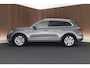 Volkswagen Touareg 3.0 TDI 230pk R-Line Grijs Kenteken Trekhaak Camera Luchtvering Matrix Led Keyless Leder Memory Virtual Cockpit Navigatie