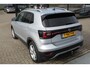 Volkswagen T-Cross 1.5 TSI Style Stoelverwarming/Achteruitrijcamera/Adaptive cruise control/Lane assist/Apple carplay/DAB/Lage km stand! 2e Paasdag geopend op Hellevoetsluis & Rotterdam van 12:00 tot 17:00