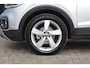 Volkswagen T-Cross 1.5 TSI Style Stoelverwarming/Achteruitrijcamera/Adaptive cruise control/Lane assist/Apple carplay/DAB/Lage km stand! 2e Paasdag geopend op Hellevoetsluis & Rotterdam van 12:00 tot 17:00
