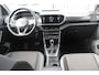 Volkswagen T-Cross 1.5 TSI Style Stoelverwarming/Achteruitrijcamera/Adaptive cruise control/Lane assist/Apple carplay/DAB/Lage km stand! 2e Paasdag geopend op Hellevoetsluis & Rotterdam van 12:00 tot 17:00