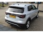 Volkswagen T-Cross 1.5 TSI Style Stoelverwarming/Achteruitrijcamera/Adaptive cruise control/Lane assist/Apple carplay/DAB/Lage km stand! 2e Paasdag geopend op Hellevoetsluis & Rotterdam van 12:00 tot 17:00