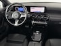 Mercedes-Benz A-klasse 180 Star Edition | Widescreen | Achteruitrijcamera | Led-koplampen | Parkeer assistent | Stoelverwarming |
