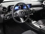Mercedes-Benz A-klasse 180 Star Edition | Widescreen | Achteruitrijcamera | Led-koplampen | Parkeer assistent | Stoelverwarming |