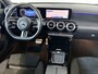 Mercedes-Benz A-klasse 180 Star Edition AMG Line | Panorama-schuifdak | Stoelverwarming | Achteruitrijcamera | Sfeerverlichting |