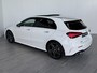 Mercedes-Benz A-klasse 180 Star Edition AMG Line | Nightpakket | Achteruitrijcamera | MULTIBEAM LED | Sfeerverlichting | Panoramaschuifdak | Sfeerverlichting