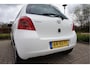 Toyota Yaris 1.3 VVTi Sol Leder interieur. 76000 km! Dealeronderhouden.